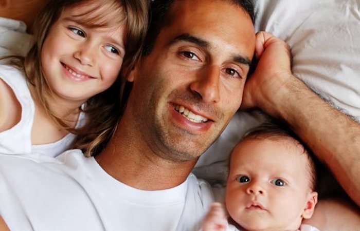Un día del padre diferente, apoyemos a nuestras parejas, para que disfruten de su papel