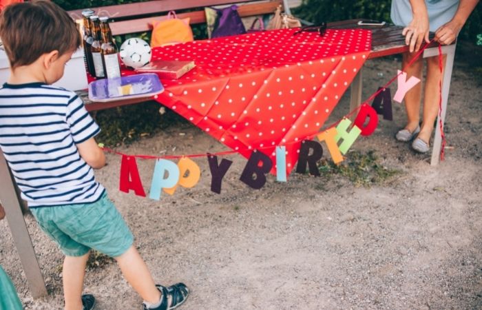 Organizar el cumple juntos e implicarnos los dos ¡qué buen regalo!