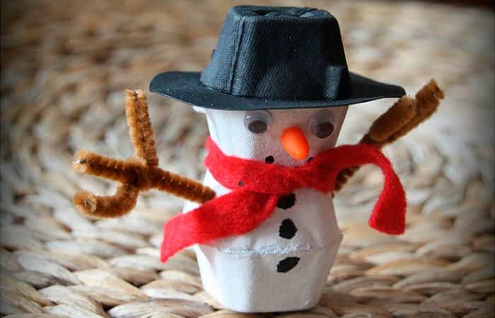 5 Muñecos de nieve fáciles para hacer en casa con materiales reciclados