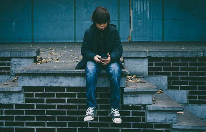 8 Ideas para hacer a tu hijo responsable de su primer móvil