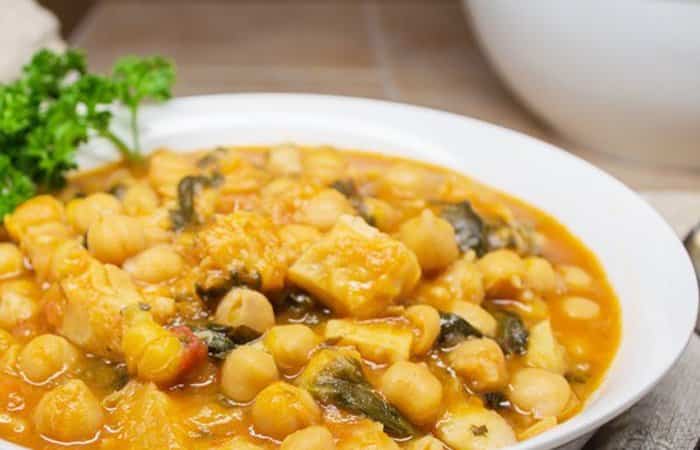 3 Recetas para cocinar potaje de garbanzos con bacalao