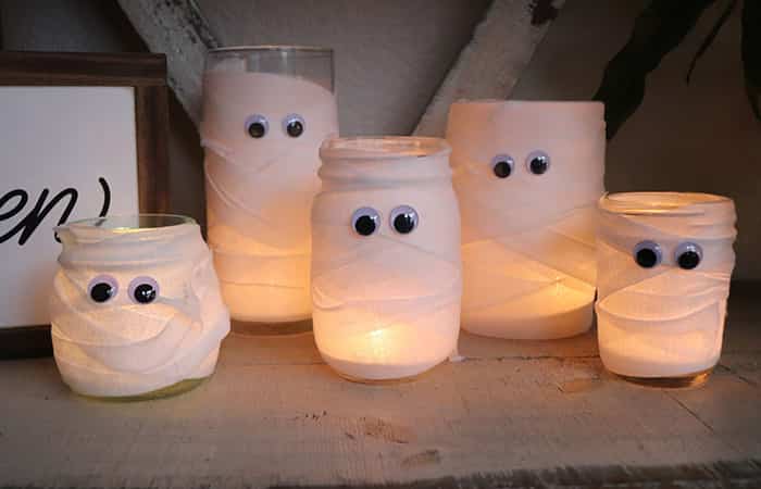 Cómo hacer terroríficos portavelas caseros para Halloween