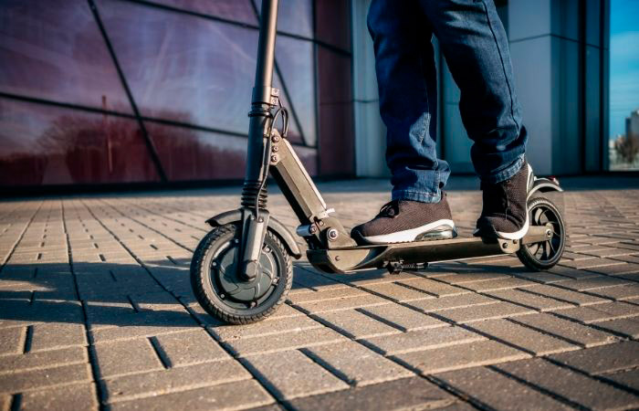 ¿Conoces la nueva normativa de tráfico para el patinete eléctrico en España?