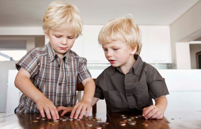 Mi hijo se ha tragado una moneda, ¿qué debo hacer?
