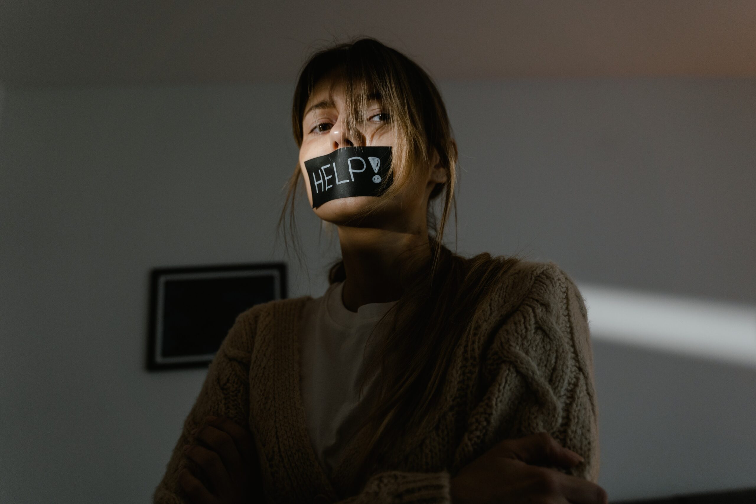 'Signal for Help', la señal de socorro ante la violencia de género que sigue salvando vidas