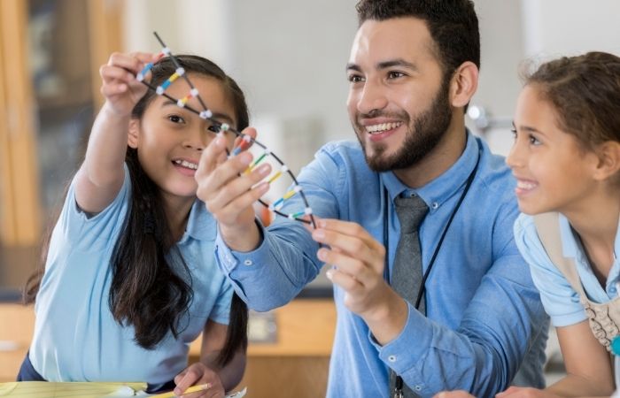 Cómo estimular las vocaciones científico-tecnológicas en el aula, la familia y los medios
