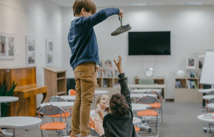 10 Pautas para que tu hijo deje de acosar a sus compañeros en el colegio