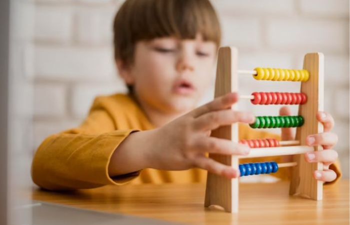 Ejercicios para enseñar matemáticas a través del método Montessori