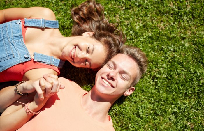 Las primeras relaciones de nuestros hijos adolescentes y la importancia de nuestra actitud como padres