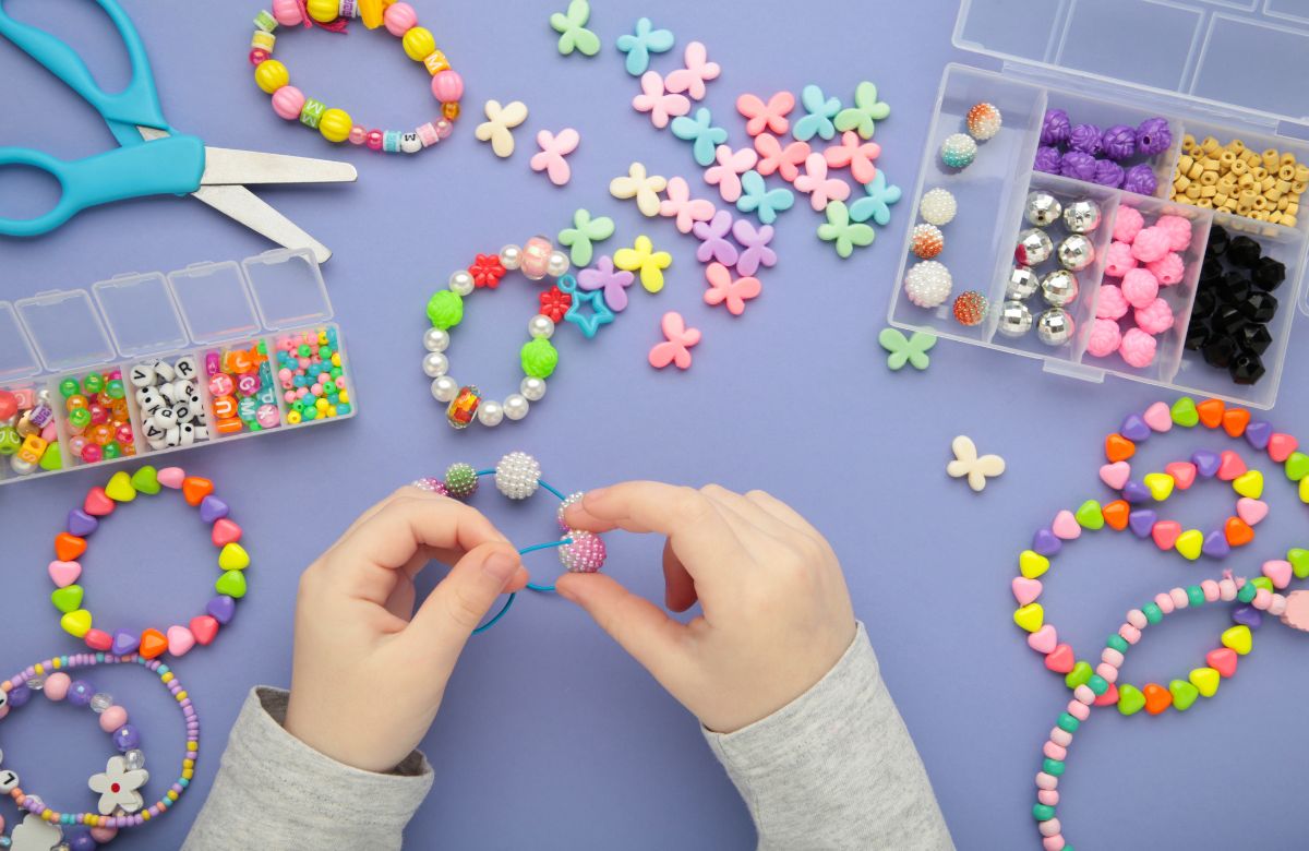 5 Collares hechos a mano, sencillos y vistosos, para madres únicas