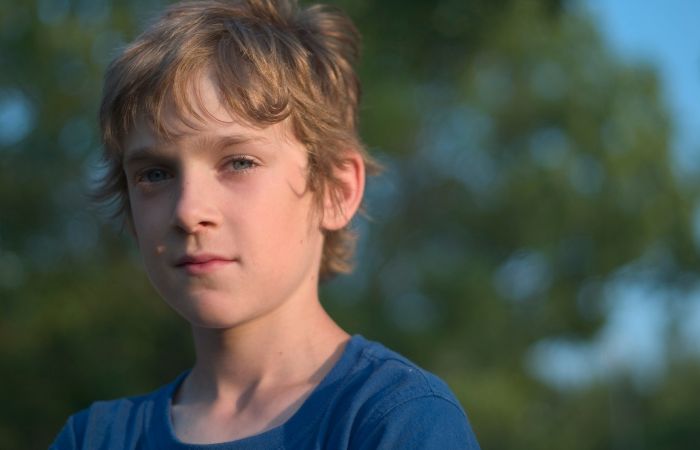 Niños que no se dejan influir por los demás: cómo educar a nuestros hijos para evitar que otros manejen sus mentes