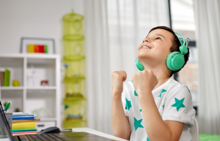 Cómo los blogs de YouTube influyen positivamente en el desarrollo de los niños