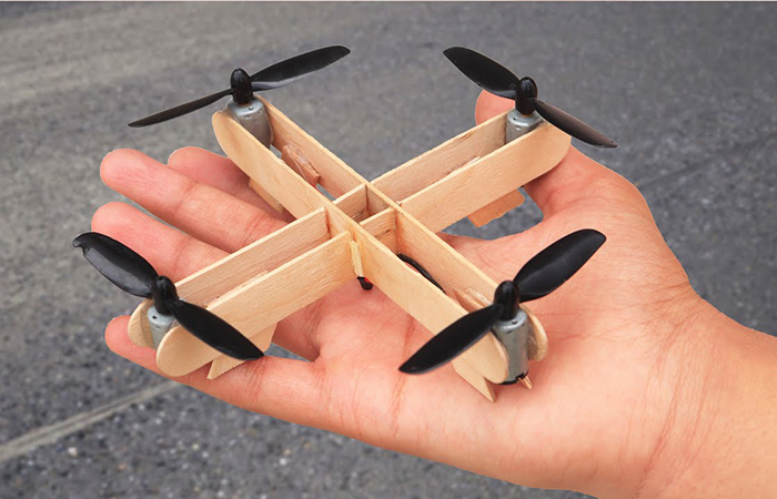 Cómo crear un dron casero con palitos de helado