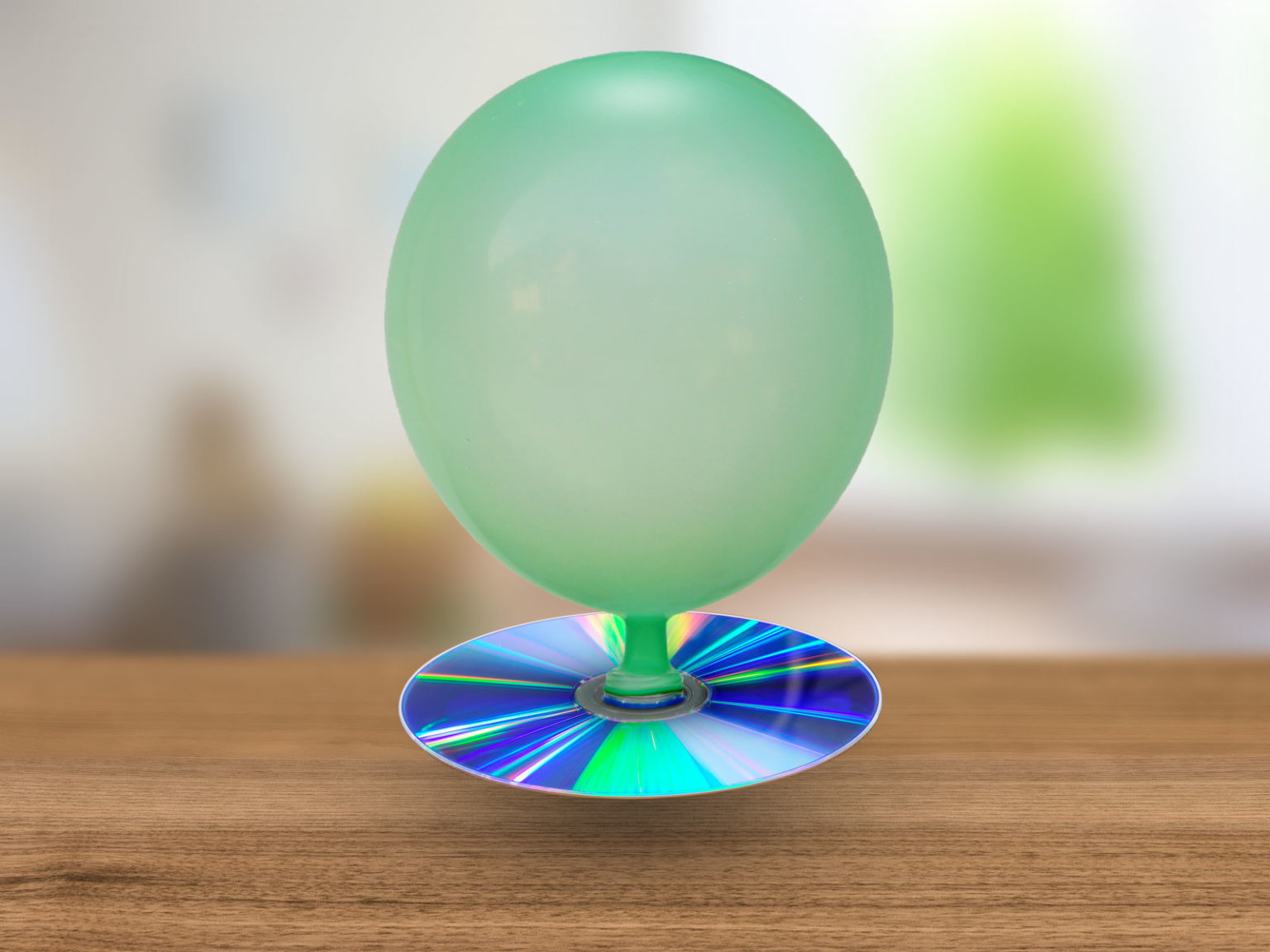 Cómo hacer un aerodeslizador casero con un CD