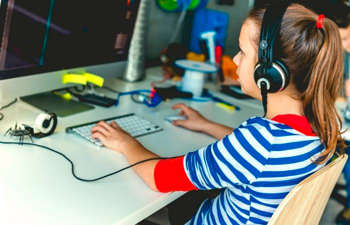 La educación STEAM, clave en el futuro laboral de las niñas y adolescentes