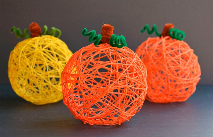 5 Manualidades con lana muy fáciles para decorar tu casa en Halloween con los niños
