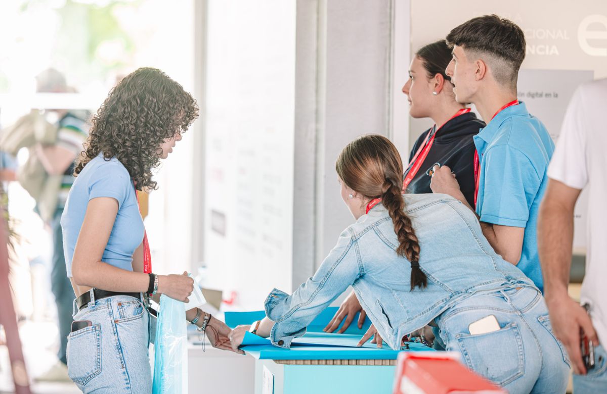 Sembrando el futuro: La importancia del emprendimiento y educación financiera desde edades tempranas