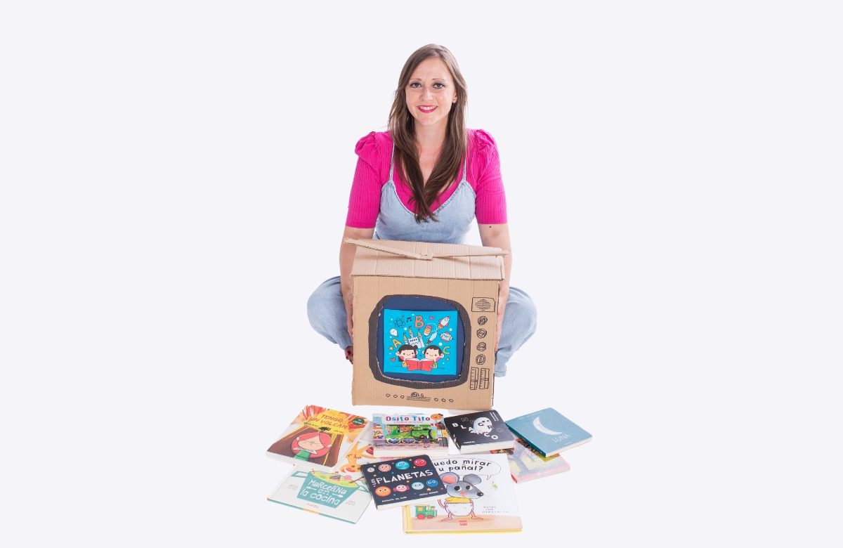 Lara Fernández, maestra y periodista: 